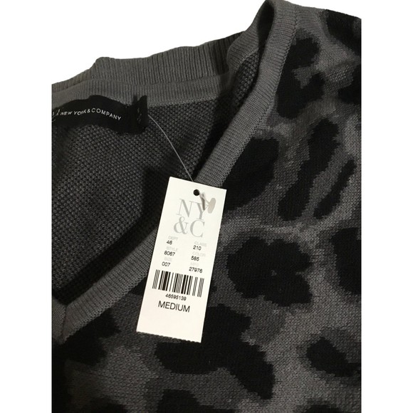 New York & Company Black and Gray Animal Print Top NWT Size M - Picture 9 of 10